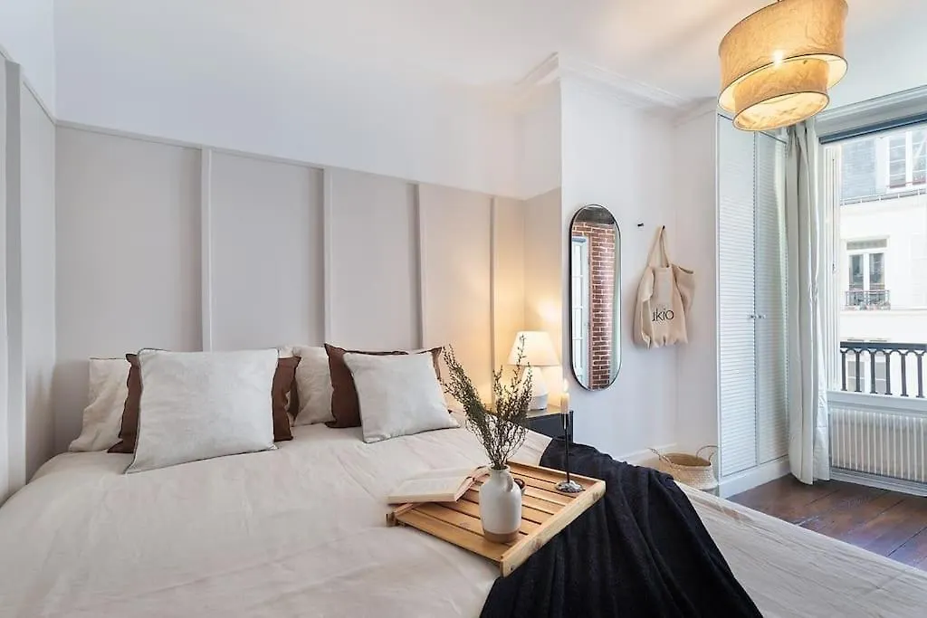 Apartment Angers - 1 Chambre Et Balcon Aux Halles Paris