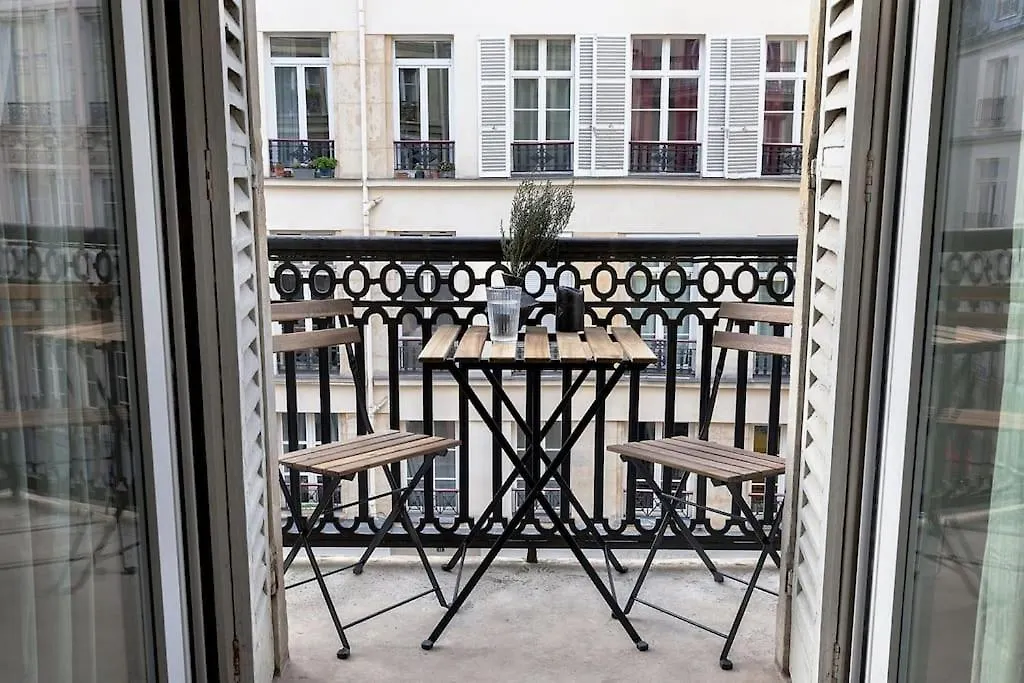 Apartment Angers - 1 Chambre Et Balcon Aux Halles Paris France